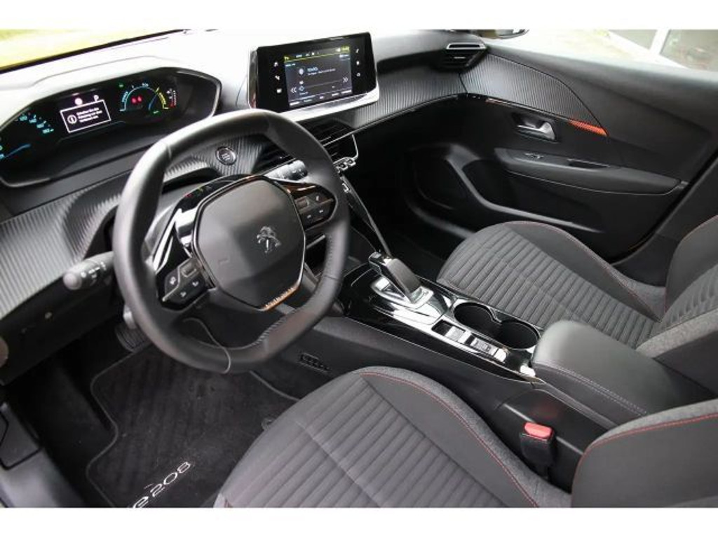 Peugeot e-208