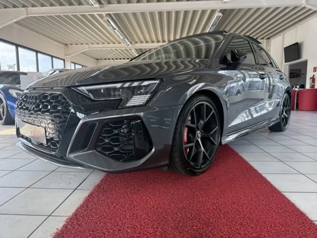 Audi RS3 Sportback Sedan Quattro S-Tronic