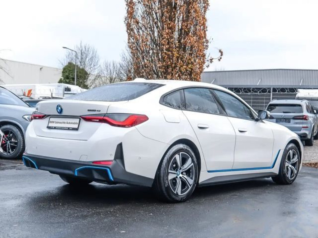 BMW i4