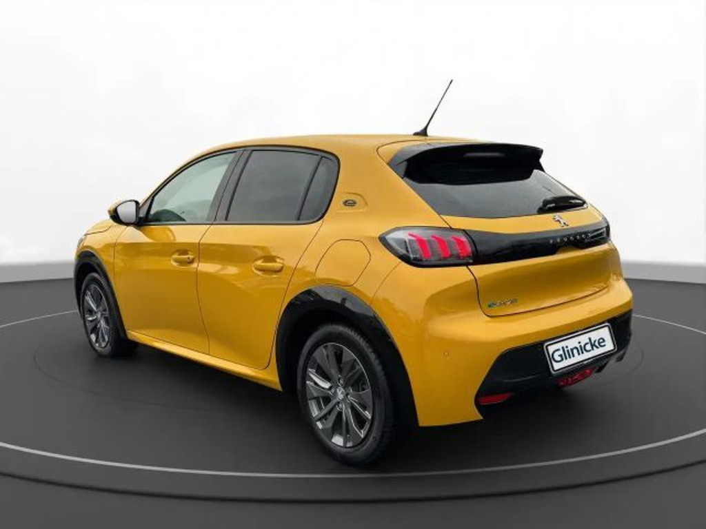 Peugeot e-208