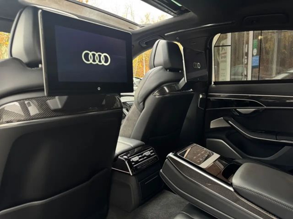 Audi S8