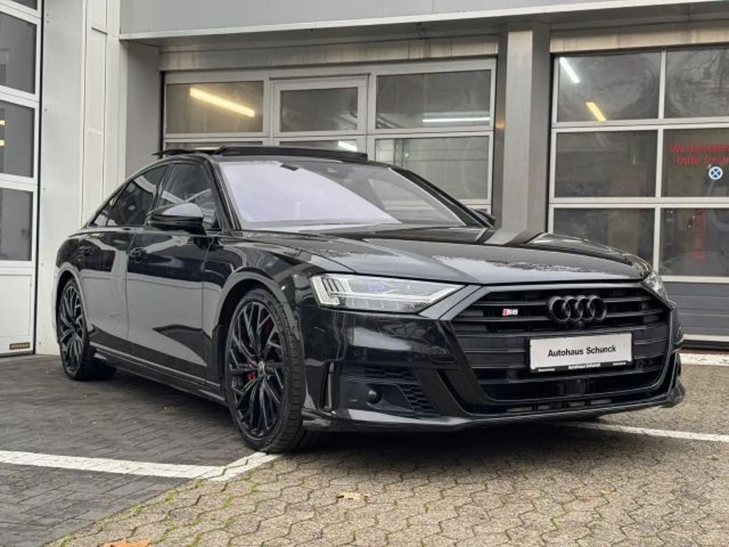 Audi S8