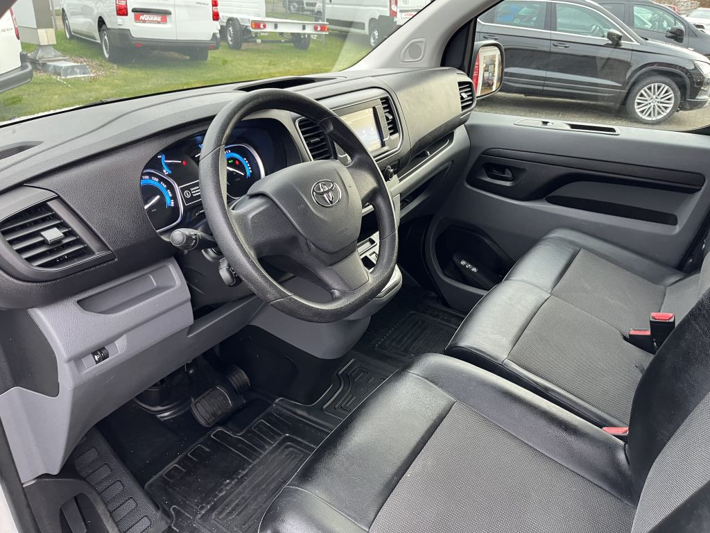 Toyota Proace Verso EV