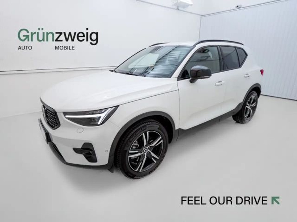 Volvo XC40 Plus Dark