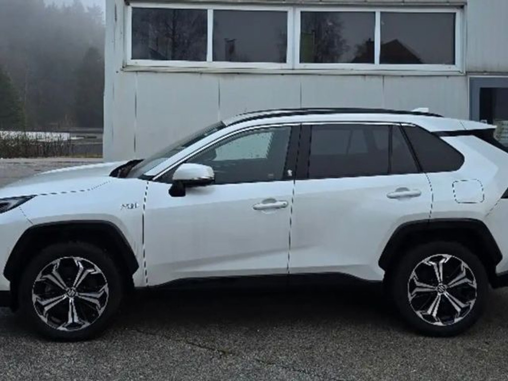 Suzuki Across Flash E-Four