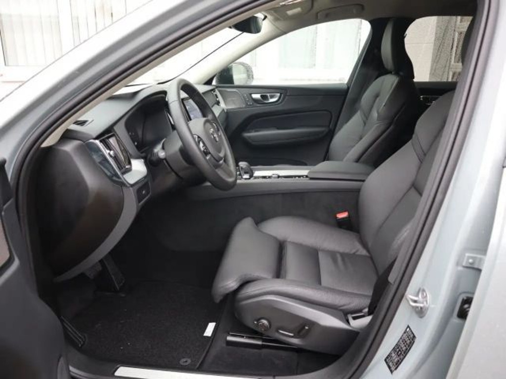 Volvo XC60 AWD Plus Dark