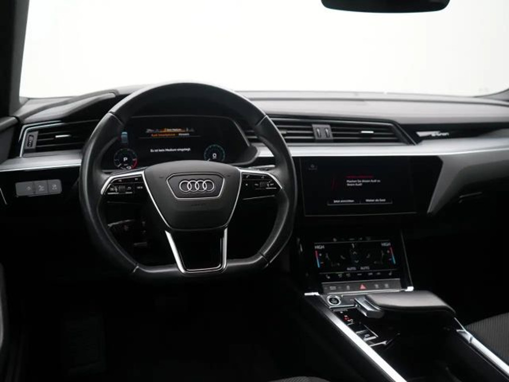 Audi e-tron S-Line