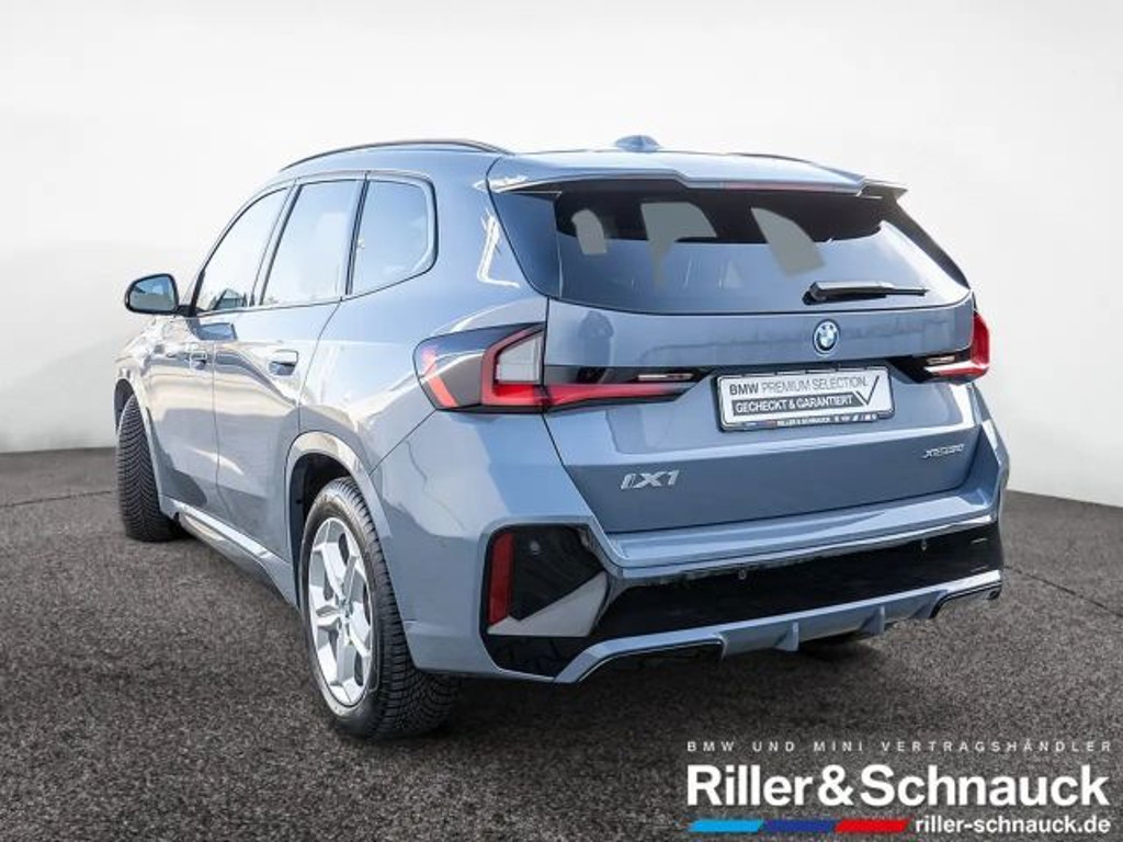 BMW iX1