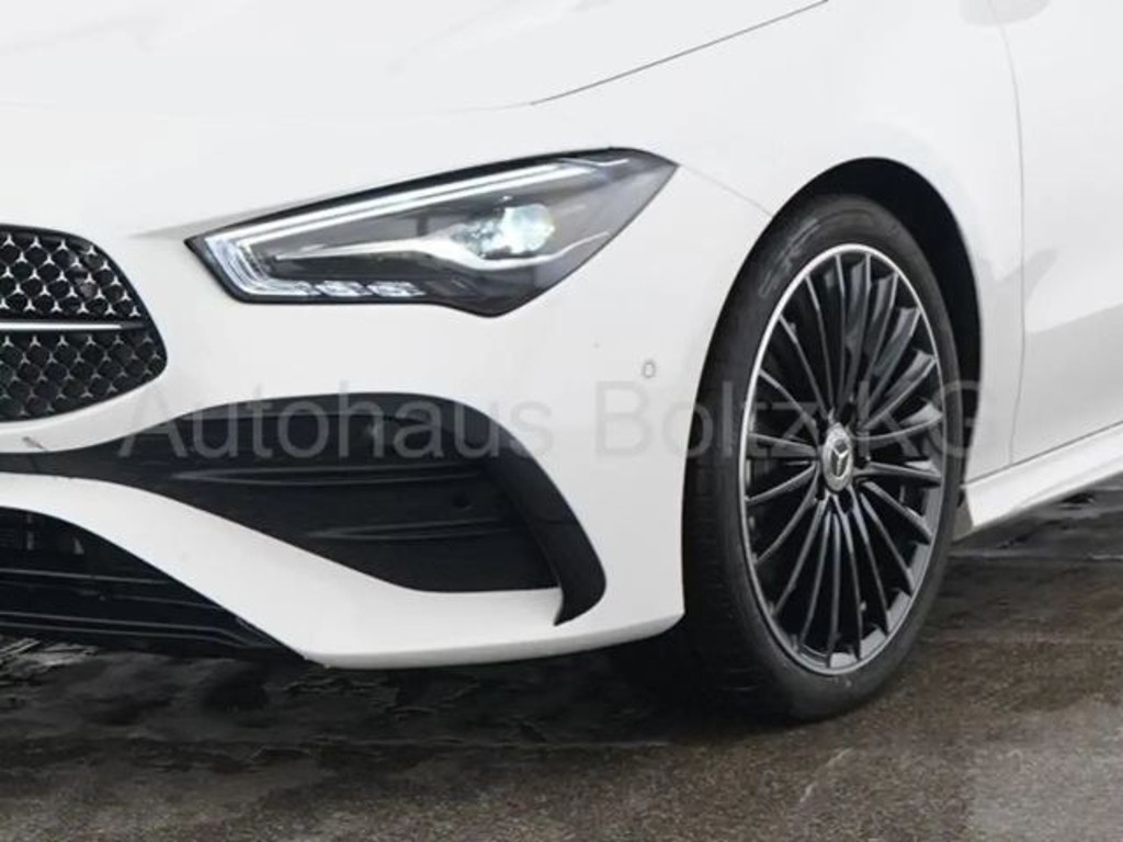 Mercedes-Benz CLA-Klasse CLA 200 AMG Line Coupé
