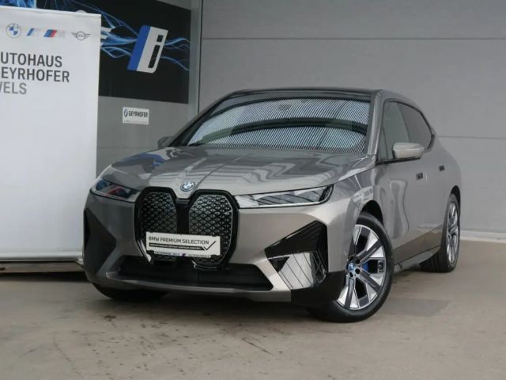 BMW iX