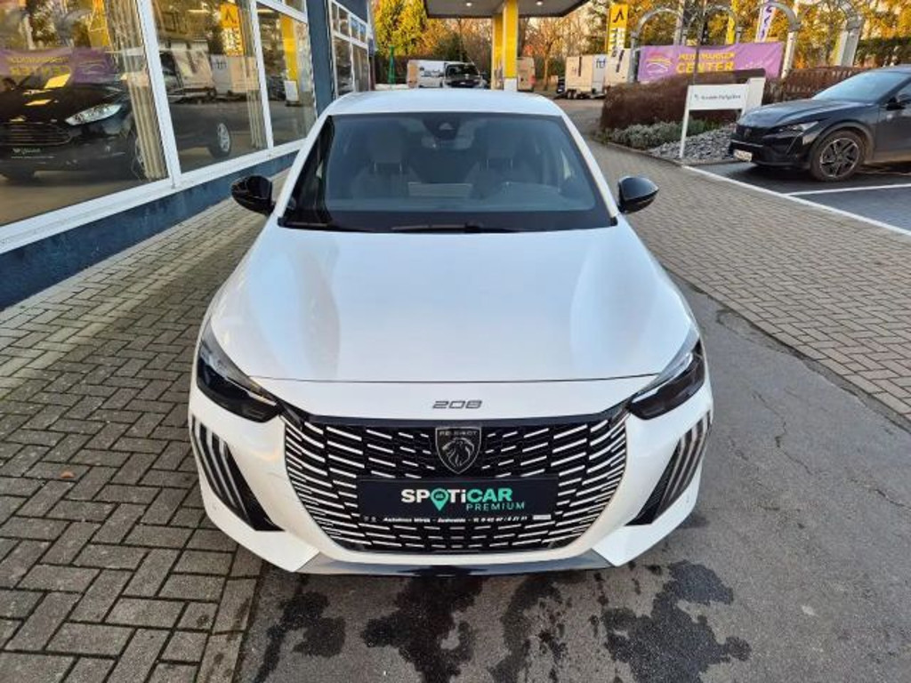 Peugeot e-208