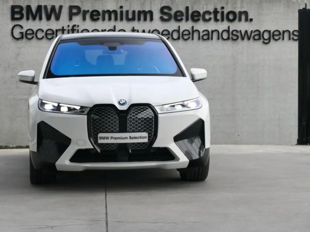 BMW iX