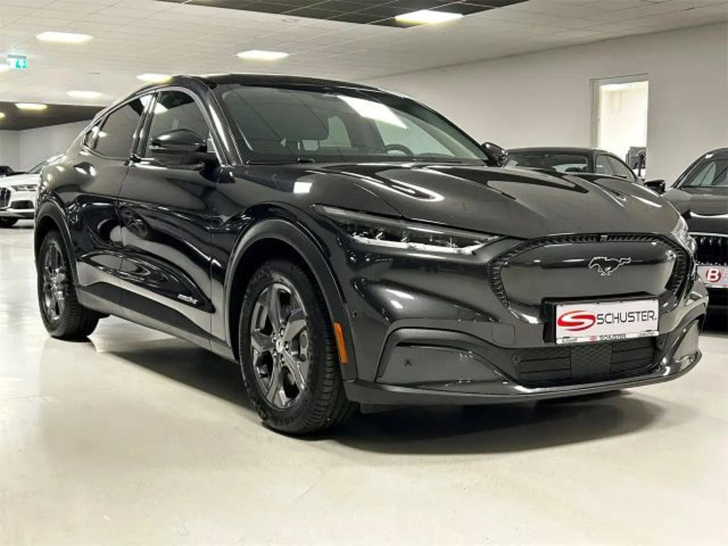 Ford Mustang Mach-E Standard range Premium