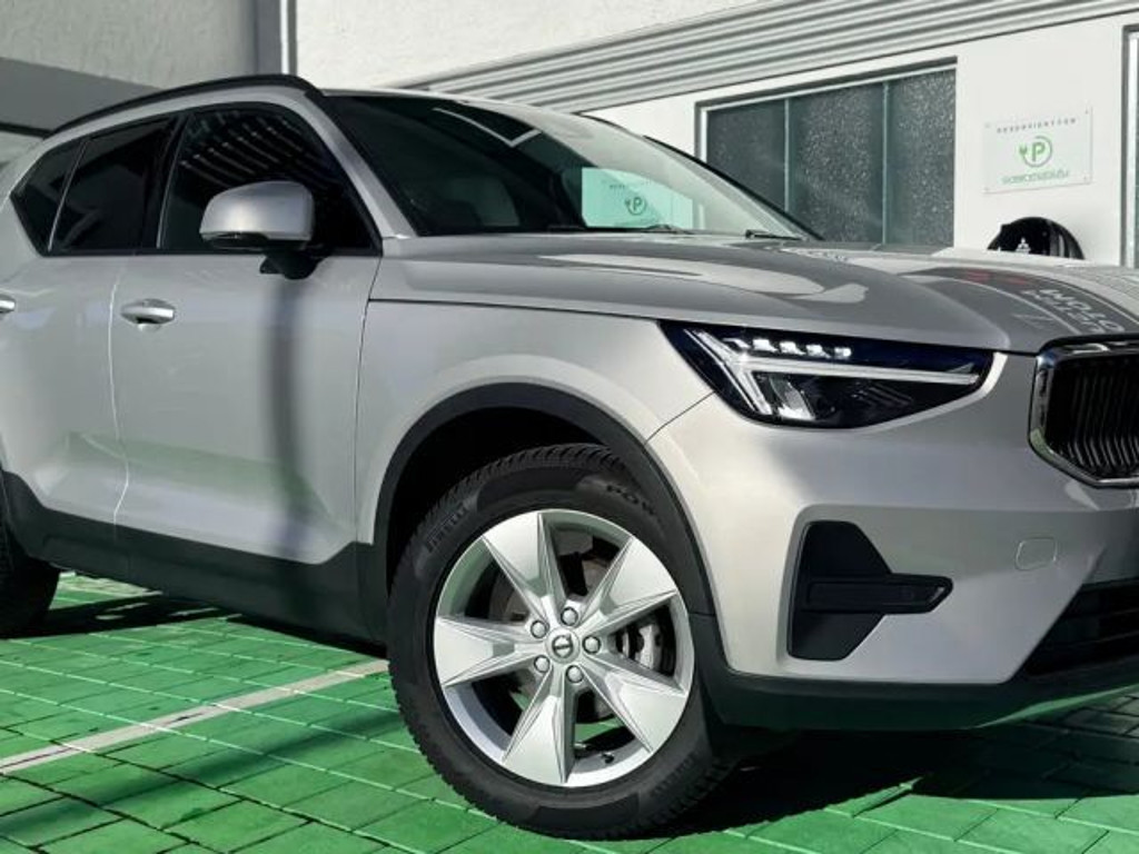 Volvo XC40 Momentum Core