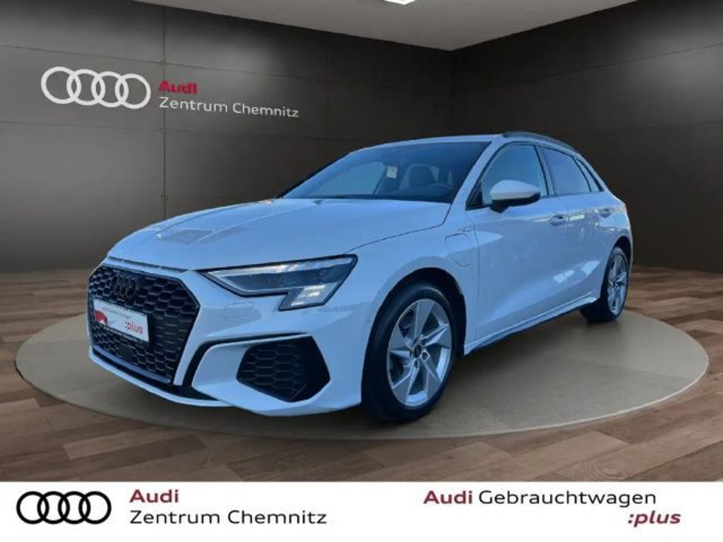 Audi A3 Sportback Sedan S-Line Hybride 40 TFSI