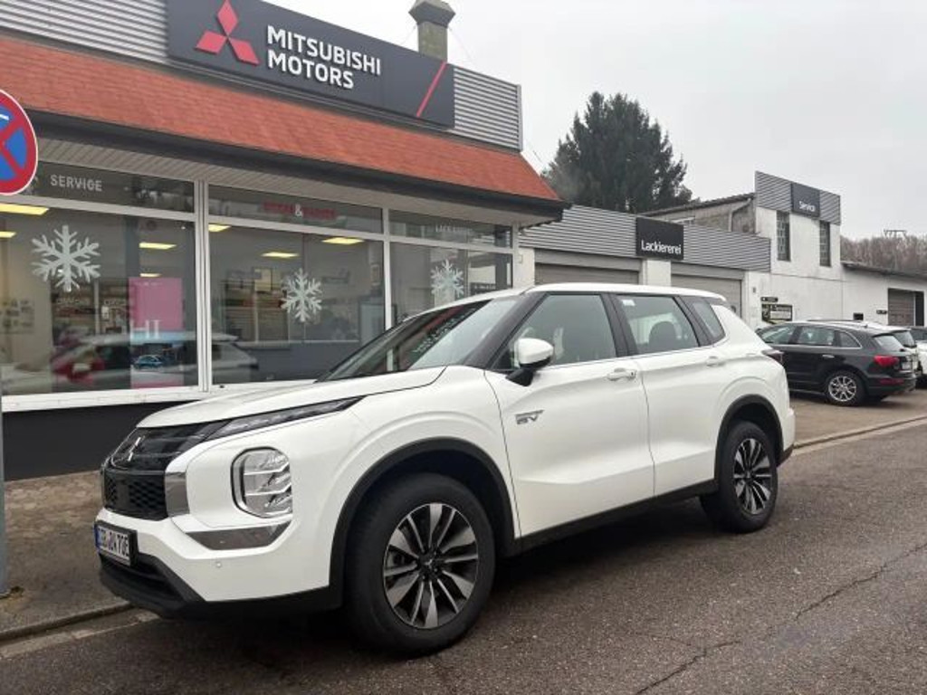Mitsubishi Outlander PHEV 4WD