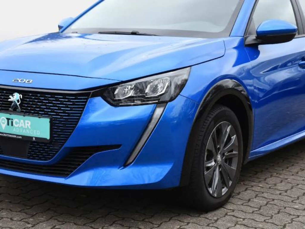 Peugeot e-208