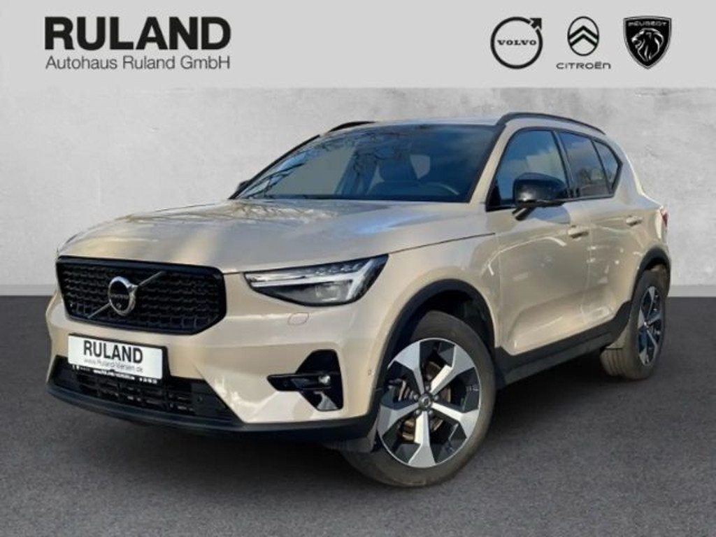 Volvo XC40 Plus Dark