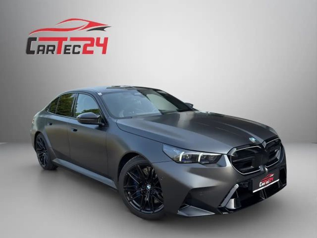 BMW M5 Sedan