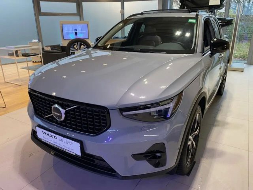 Volvo XC40 Plus Dark