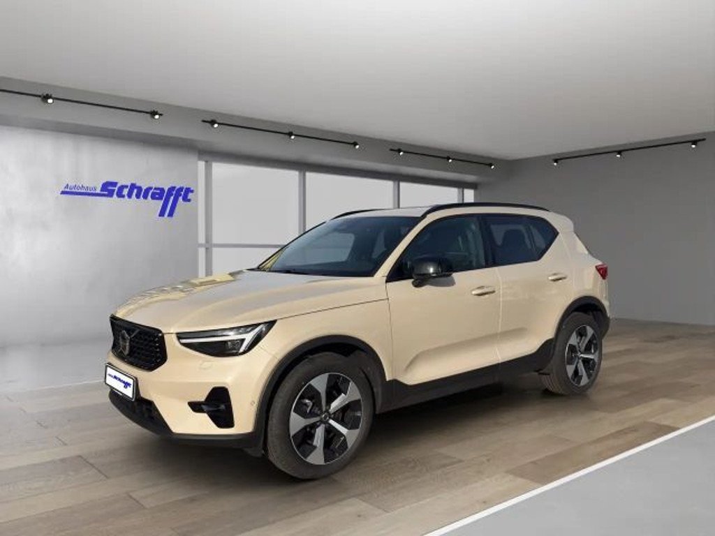 Volvo XC40 Plus Dark