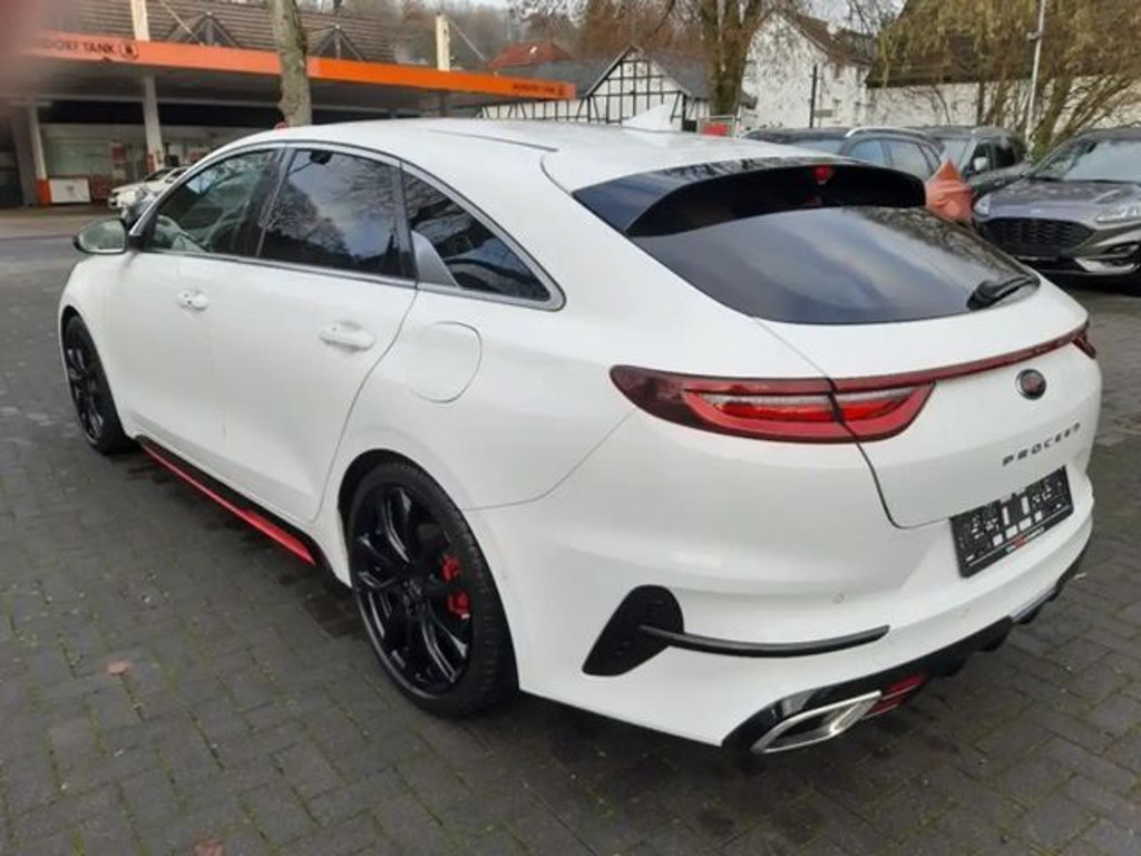 Kia ProCeed