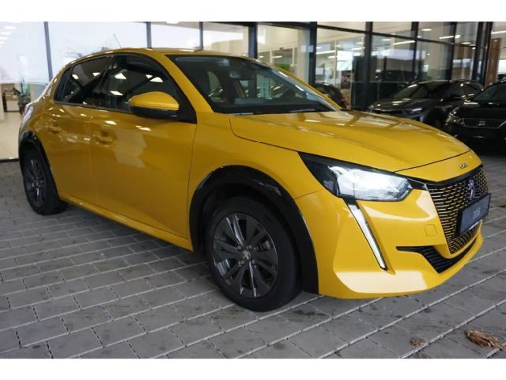 Peugeot e-208