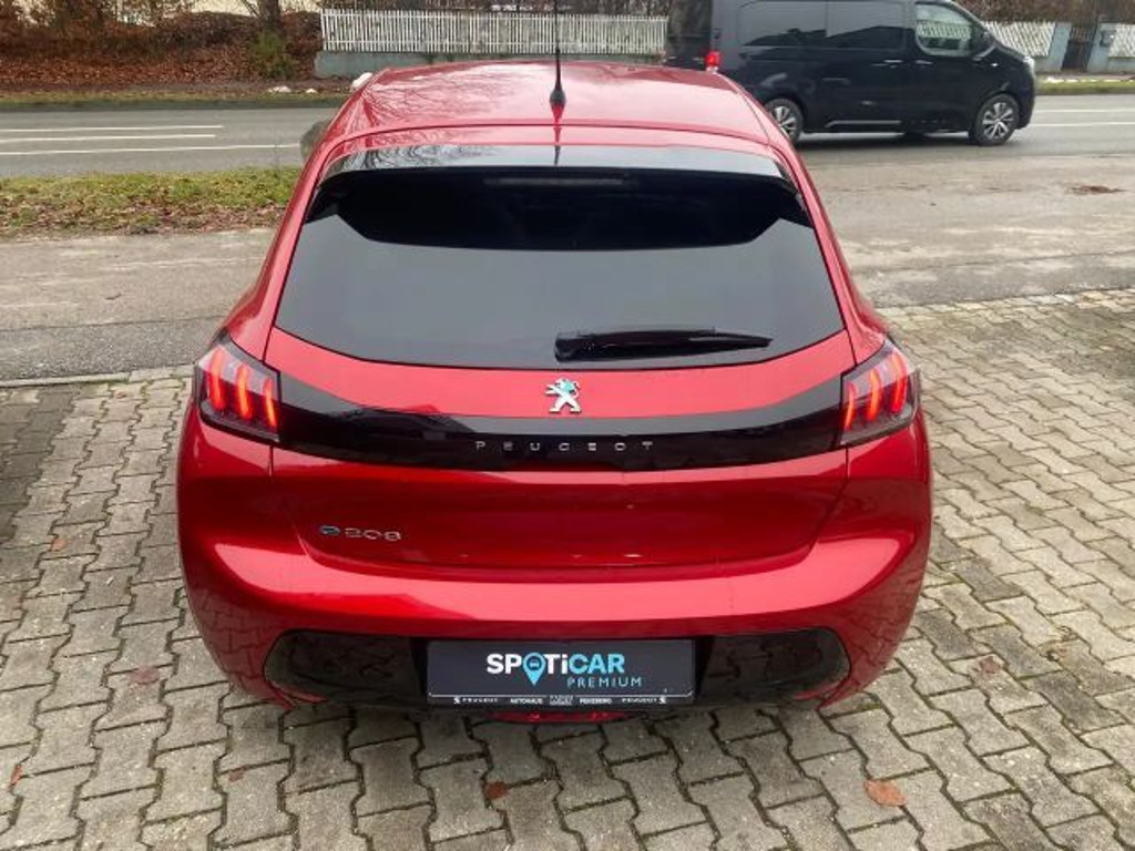 Peugeot e-208