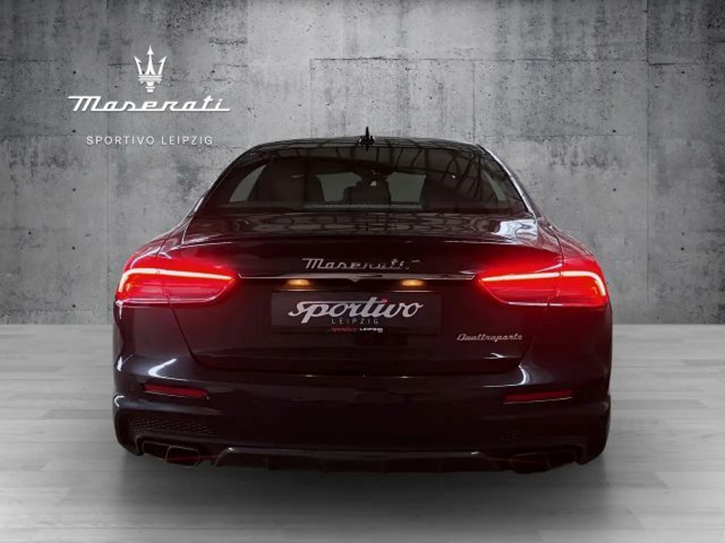 Maserati Quattroporte