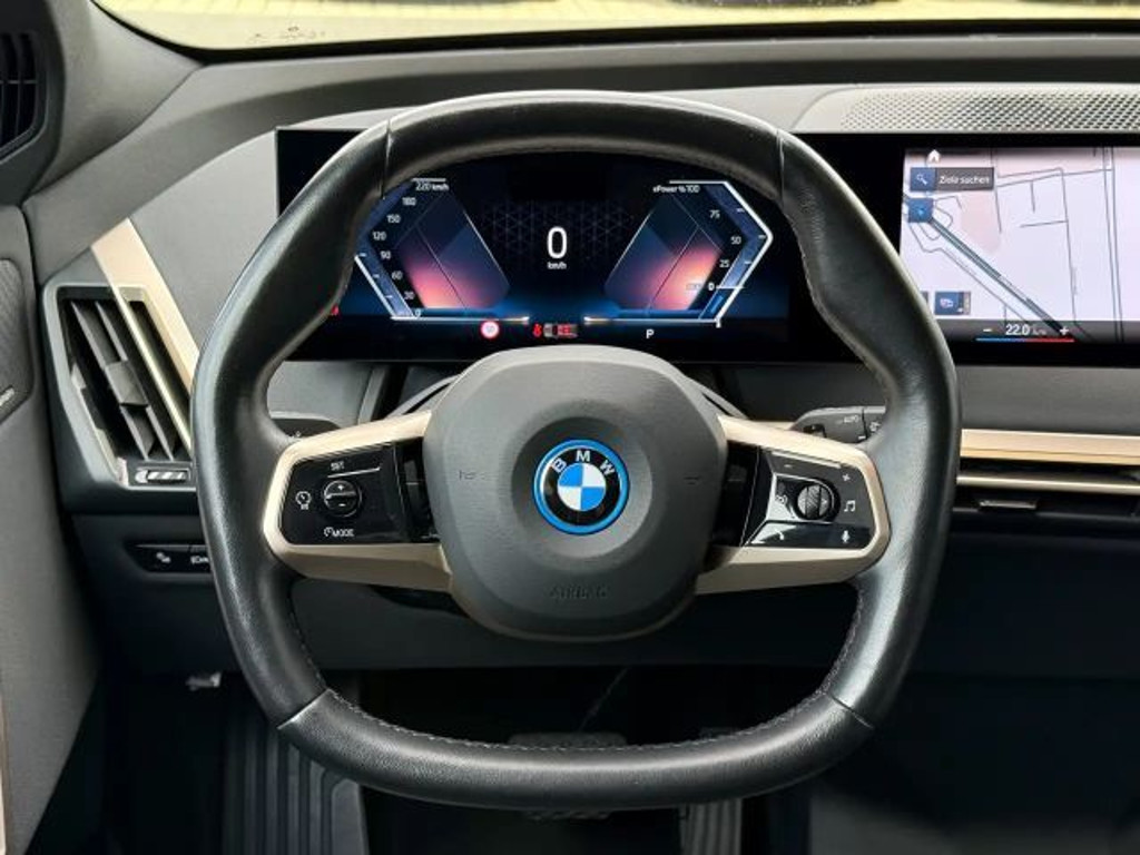 BMW iX
