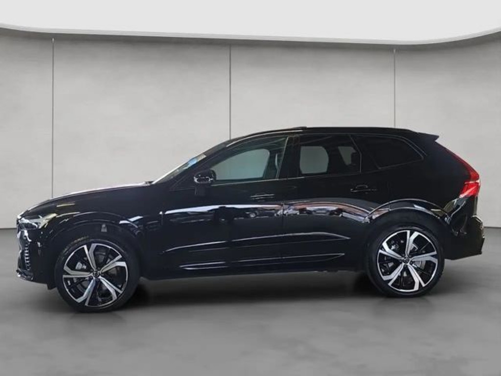 Volvo XC60 AWD Plus Dark