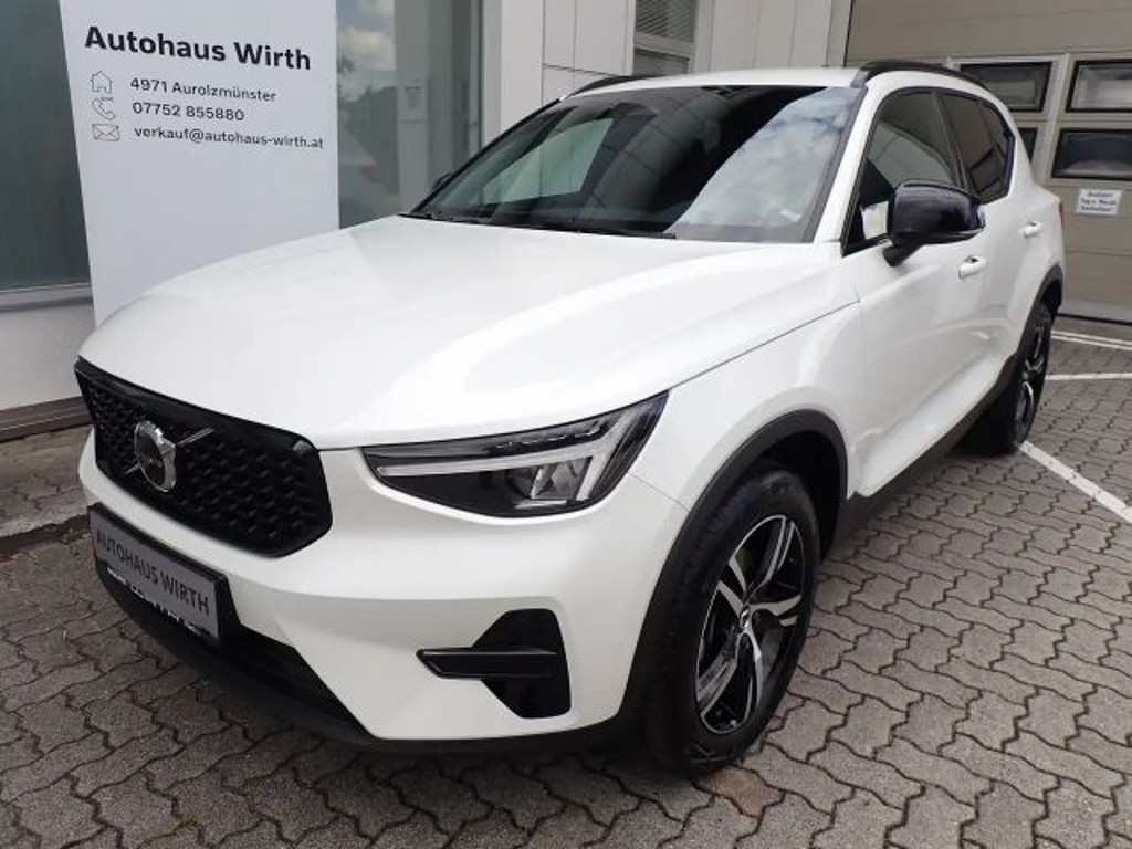 Volvo XC40 Plus Dark