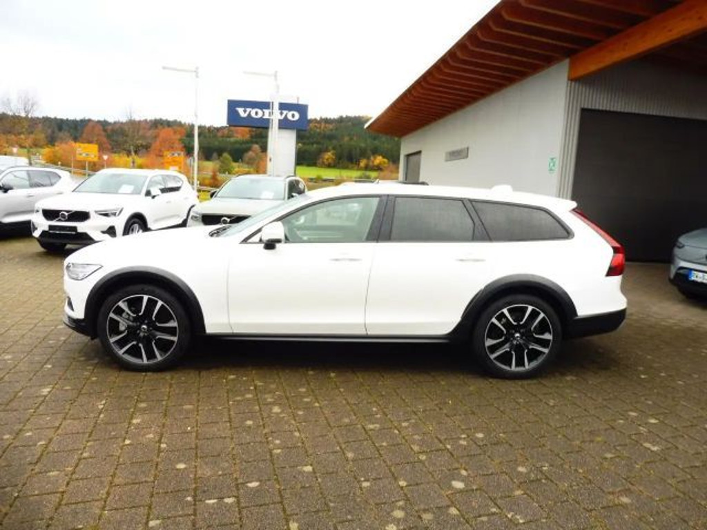 Volvo V90 Cross Country