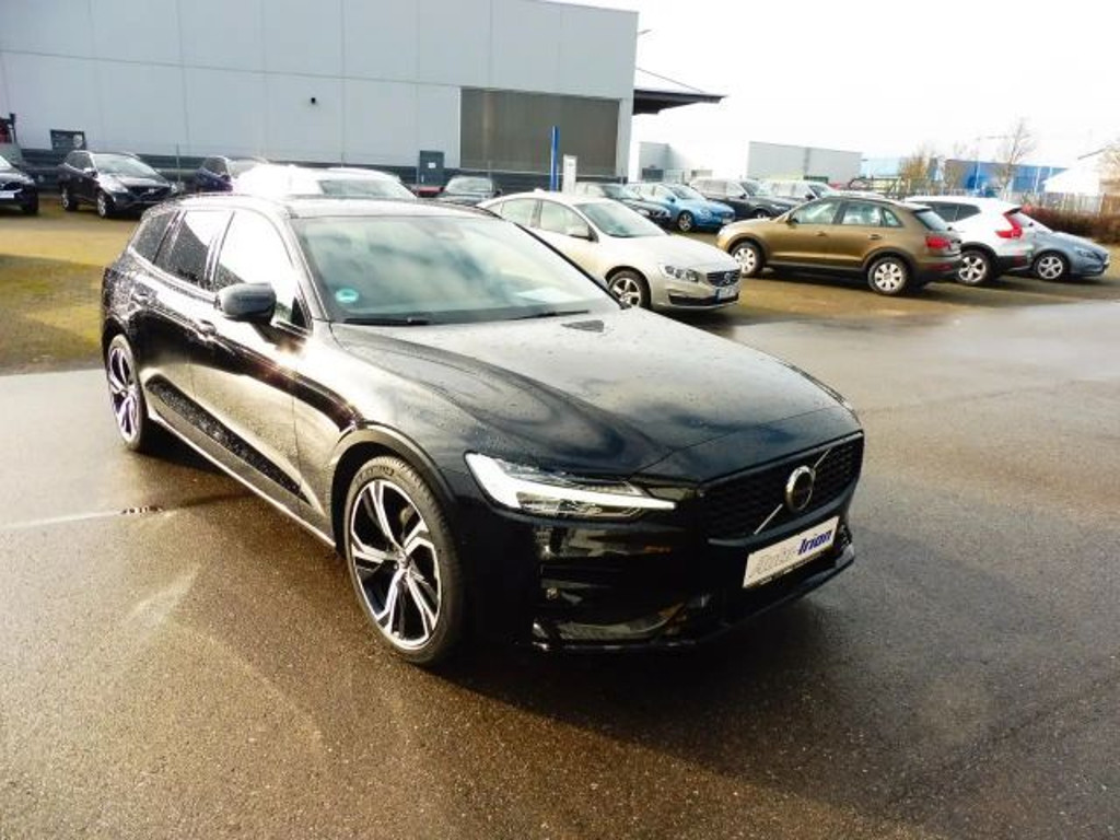 Volvo V60 Plus Dark