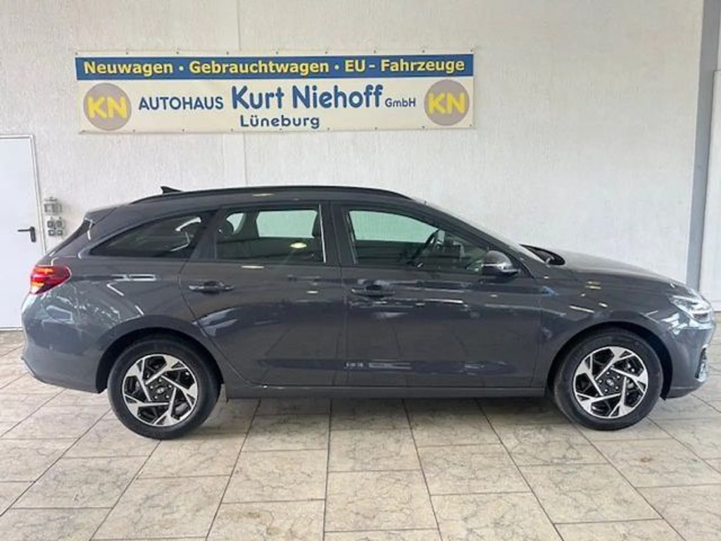 Hyundai i30 Kombi DCT +LED +Winter-Paket +Abstandstempomat