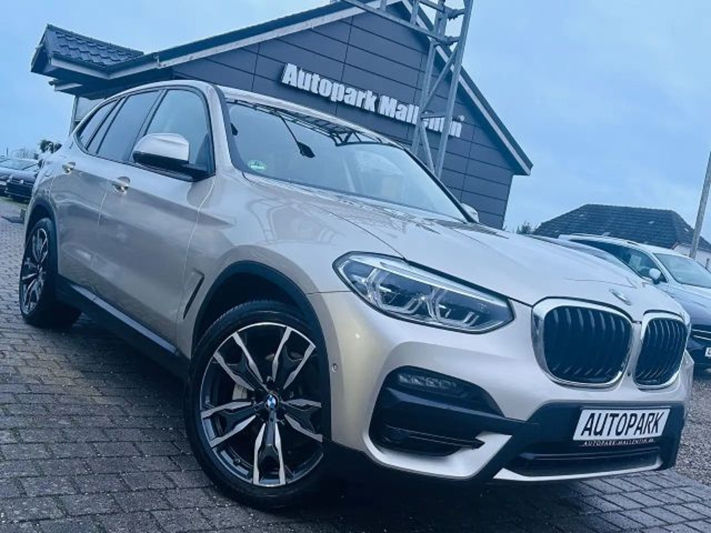 BMW X3 xDrive Advantage pakket