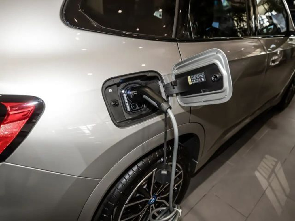 BMW iX1