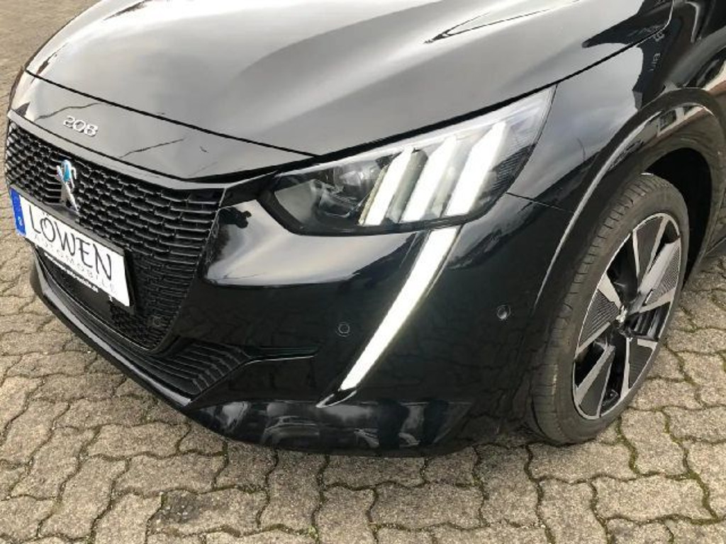 Peugeot e-208