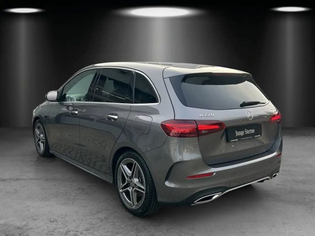 Mercedes-Benz B-Klasse B 220 4MATIC AMG Line Sedan