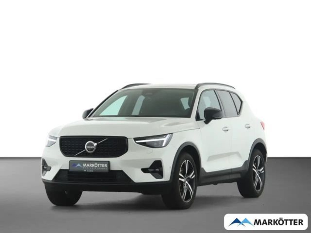 Volvo XC40 Plus Dark