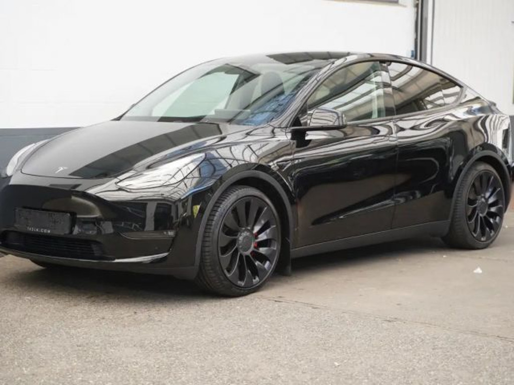 Tesla Model Y Long Range AWD