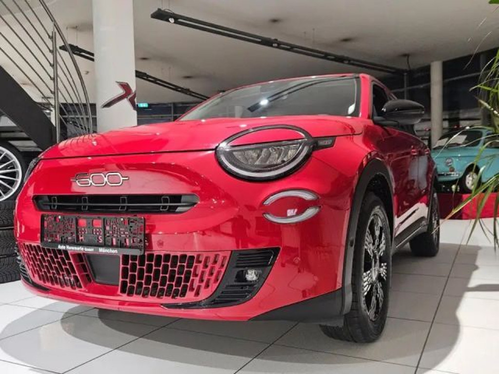 Fiat 600e Hybrid*PDC*Kamera*17"Zoll*SHZ*Car-Play*