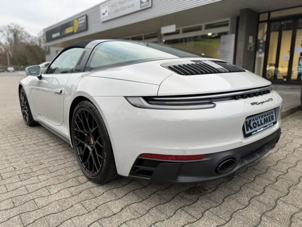Porsche 992
