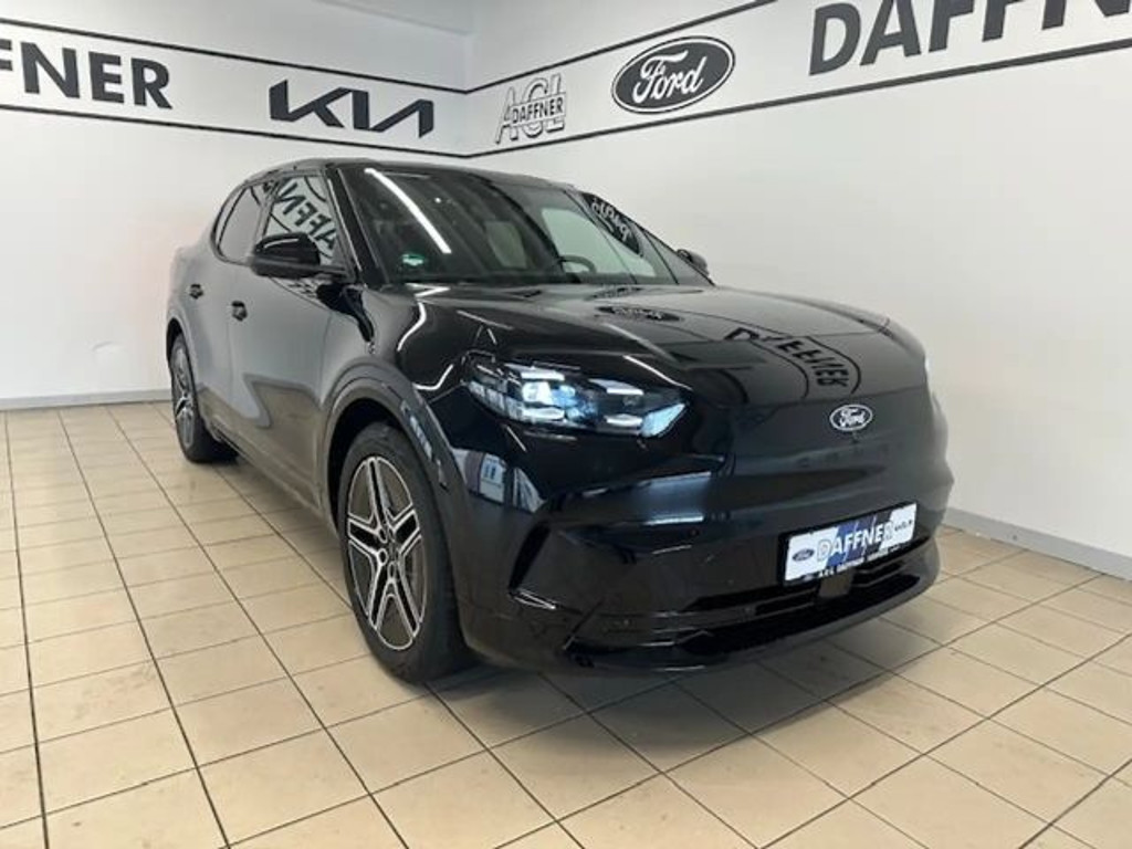 Ford Capri RWD Premium