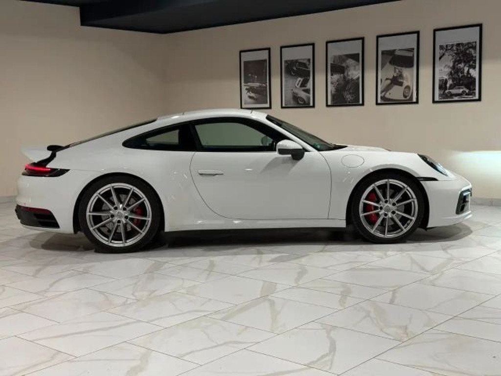 Porsche 992