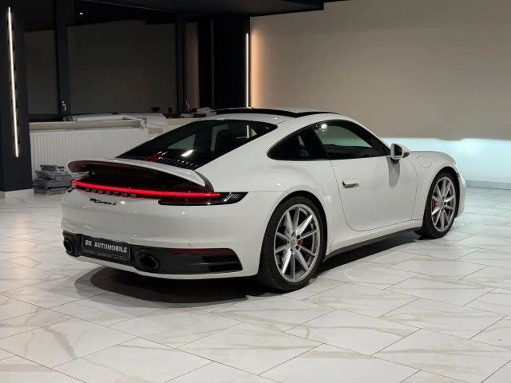 Porsche 992
