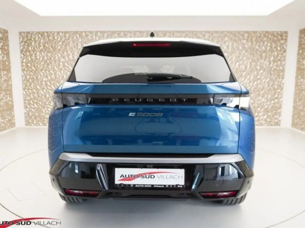 Peugeot E-5008