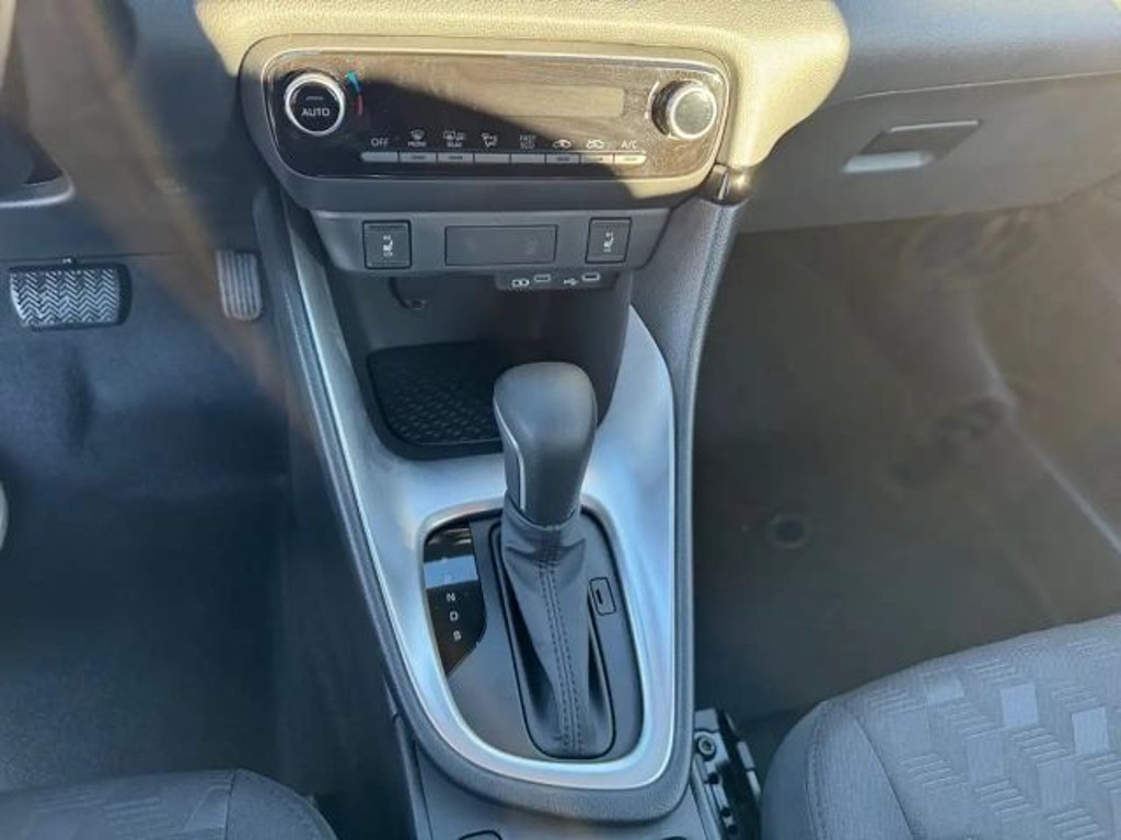 Mazda 2 Hybrid 1.5L Hybrid VVT-i 116 CVT FWD Centre-Line