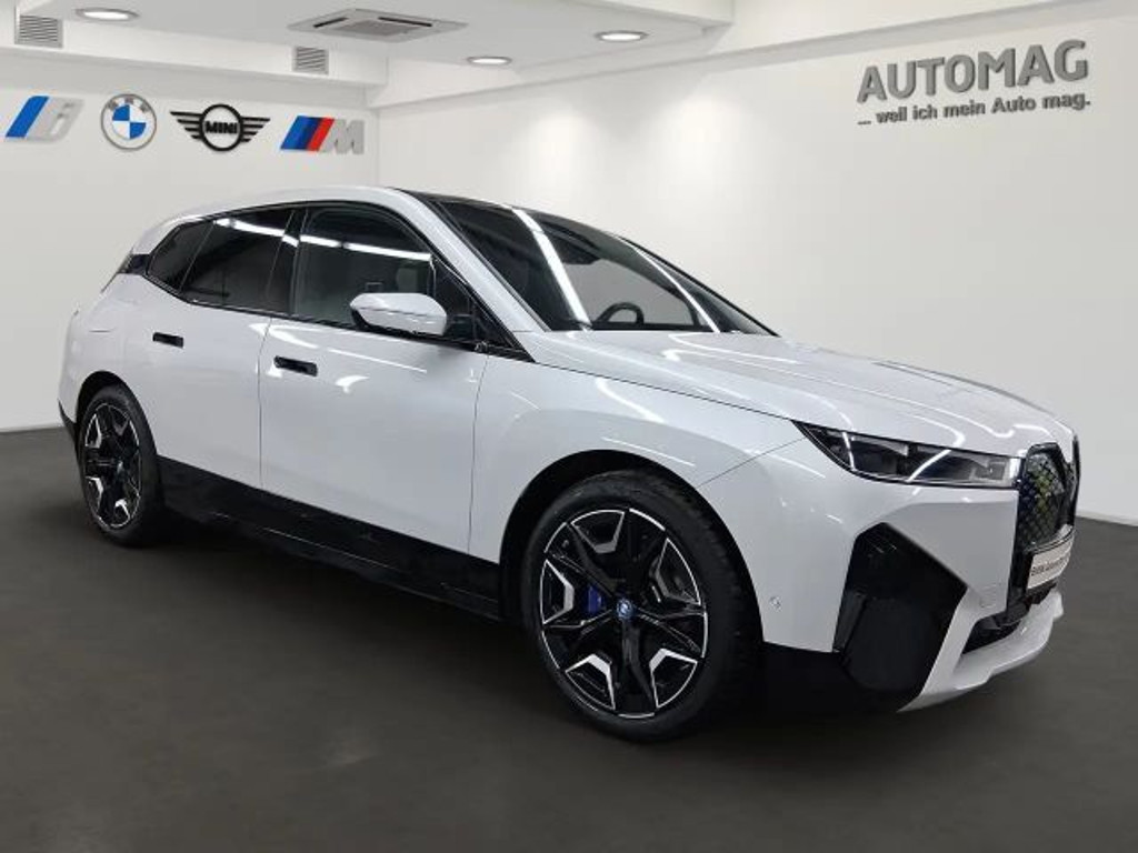 BMW iX