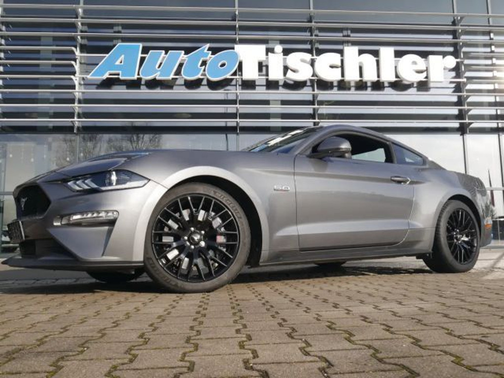 Ford Mustang Fastback GT 5.0 V8